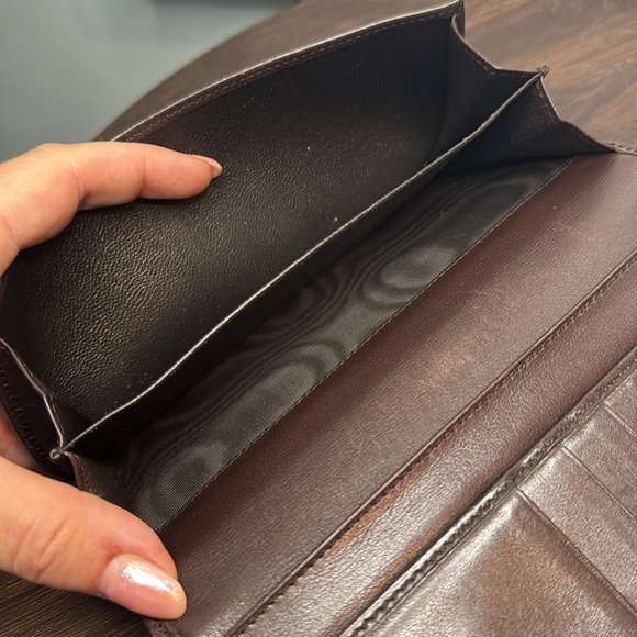 Authentic Gucci Chocolate Brown Wallet w/ Gold Hardware - Picture 6 of 10